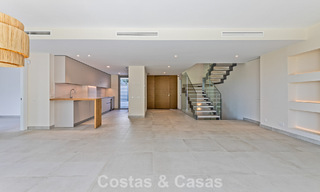 Casa pareada moderna en venta cerca de servicios en Guadalmina y del centro de San Pedro, Marbella 799911 