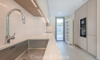 Casa pareada moderna en venta cerca de servicios en Guadalmina y del centro de San Pedro, Marbella 799914 