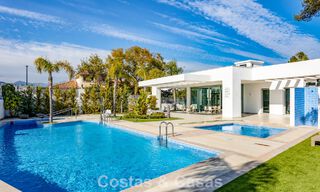 Casa pareada moderna en venta cerca de servicios en Guadalmina y del centro de San Pedro, Marbella 799915 