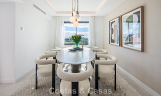 Ático totalmente reformado de alto nivel con espectaculares vistas al mar en venta en Marbella - Benahavís 800048 