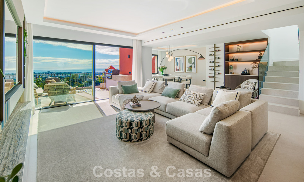 Ático totalmente reformado de alto nivel con espectaculares vistas al mar en venta en Marbella - Benahavís 800053