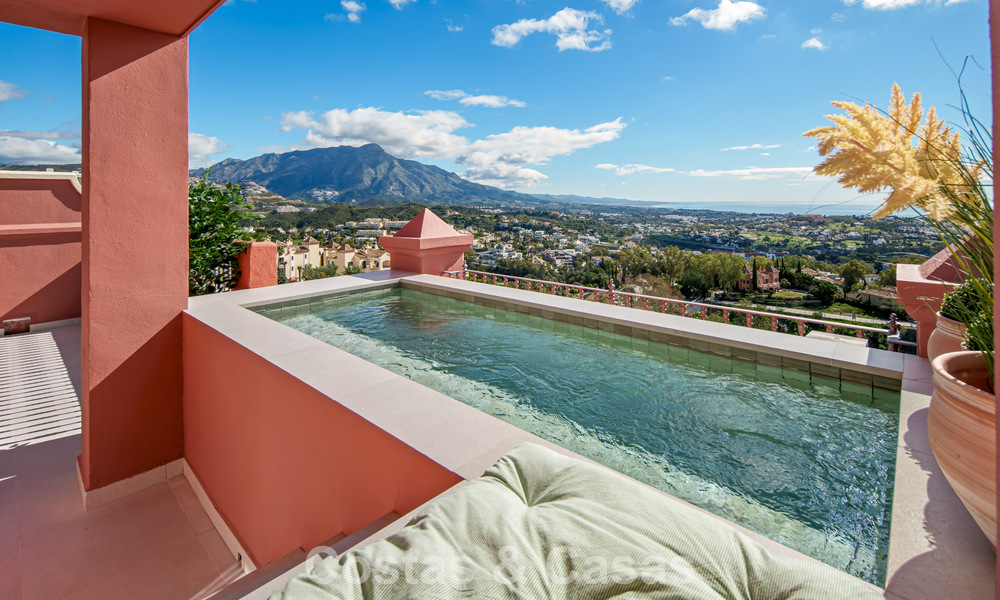 Ático totalmente reformado de alto nivel con espectaculares vistas al mar en venta en Marbella - Benahavís 800065