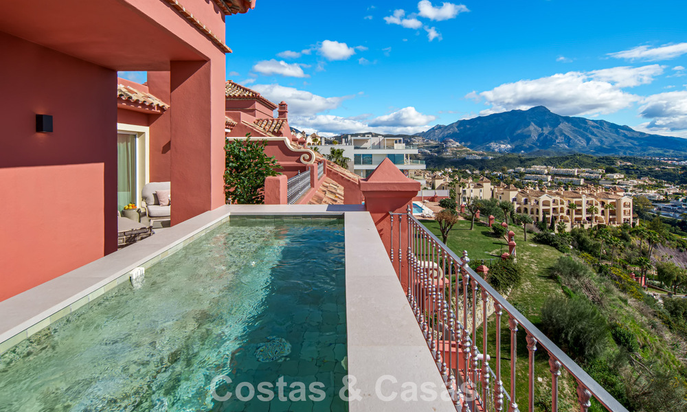 Ático totalmente reformado de alto nivel con espectaculares vistas al mar en venta en Marbella - Benahavís 800066