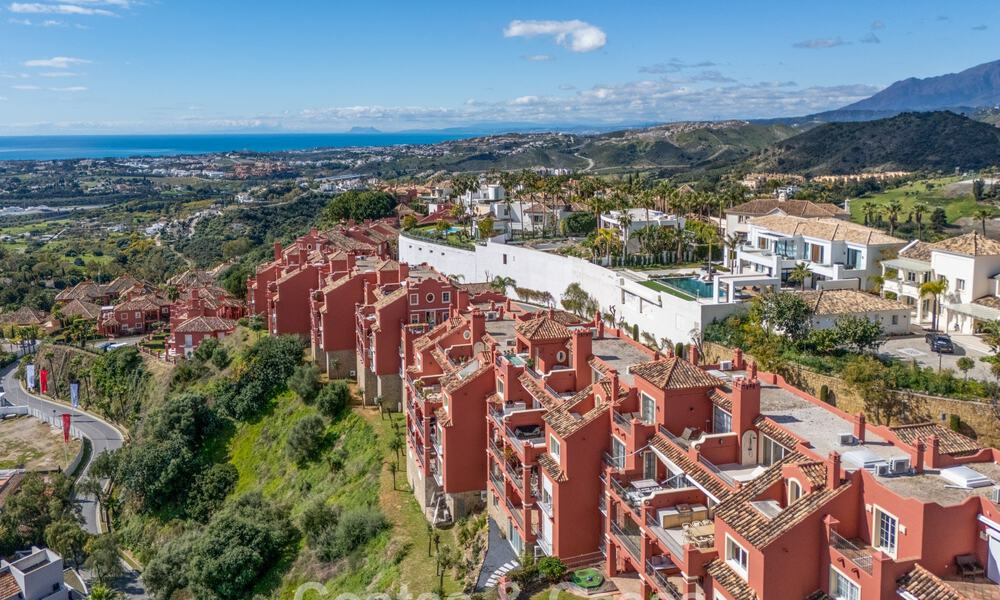 Ático totalmente reformado de alto nivel con espectaculares vistas al mar en venta en Marbella - Benahavís 800085