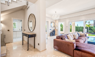 Lujosa villa con planta de entretenimiento en venta en Nueva Andalucía, Marbella 799977 