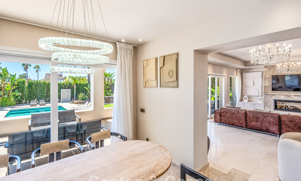 Lujosa villa con planta de entretenimiento en venta en Nueva Andalucía, Marbella 799981