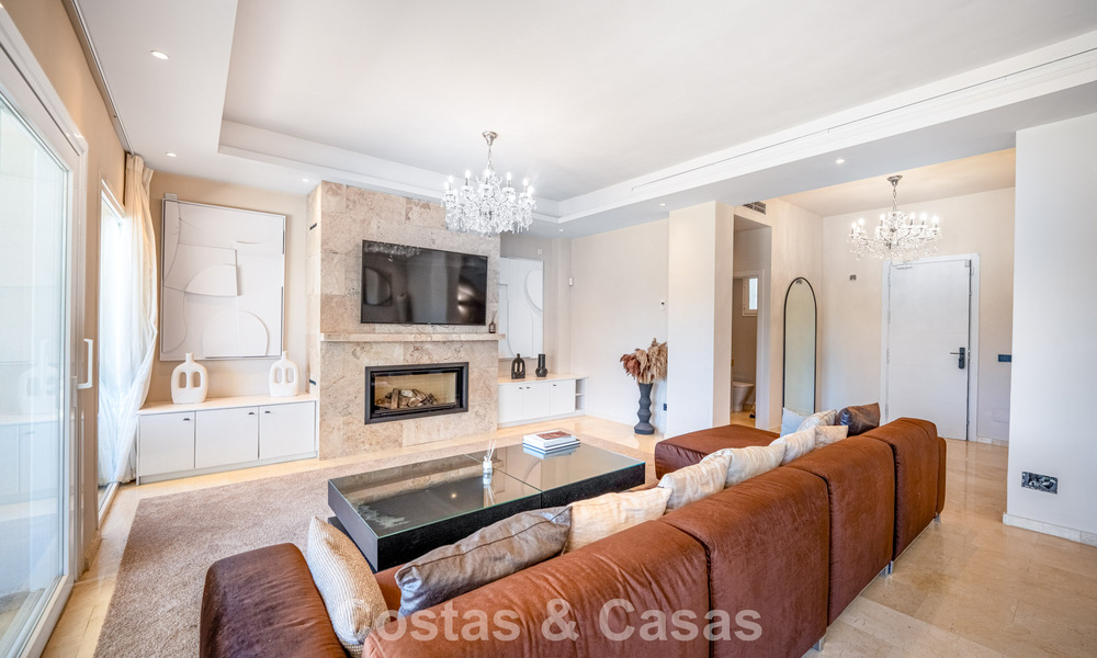 Lujosa villa con planta de entretenimiento en venta en Nueva Andalucía, Marbella 799983