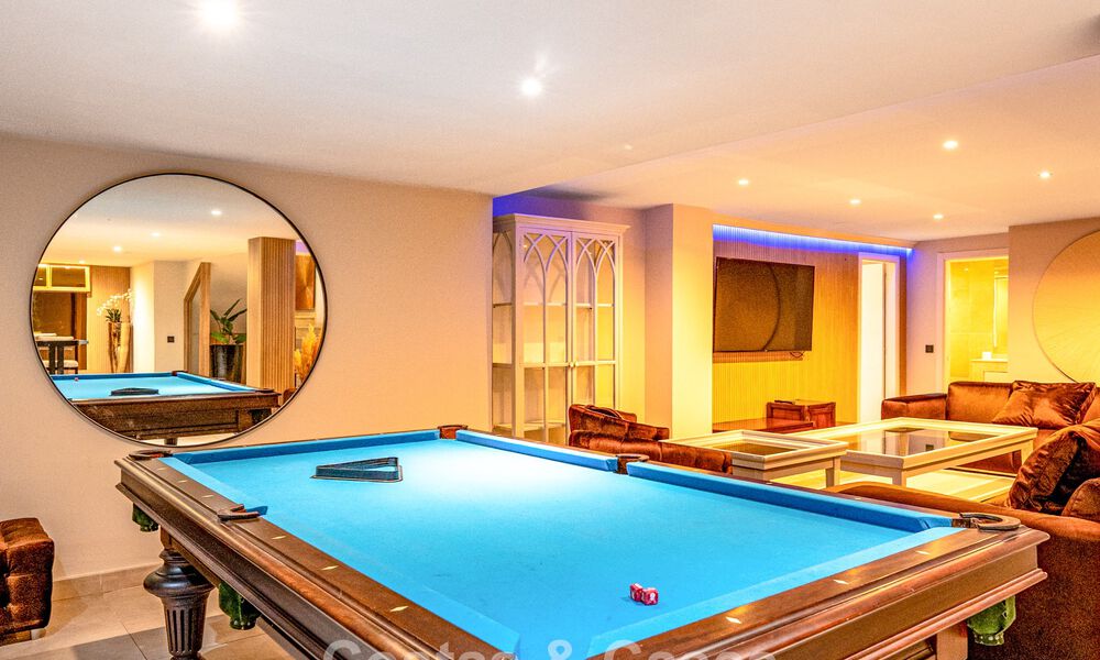 Lujosa villa con planta de entretenimiento en venta en Nueva Andalucía, Marbella 799999