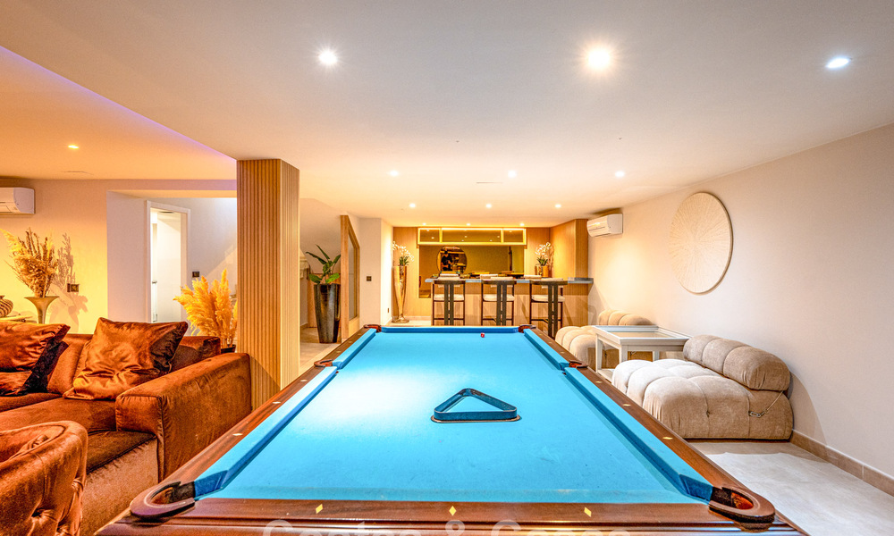 Lujosa villa con planta de entretenimiento en venta en Nueva Andalucía, Marbella 800002