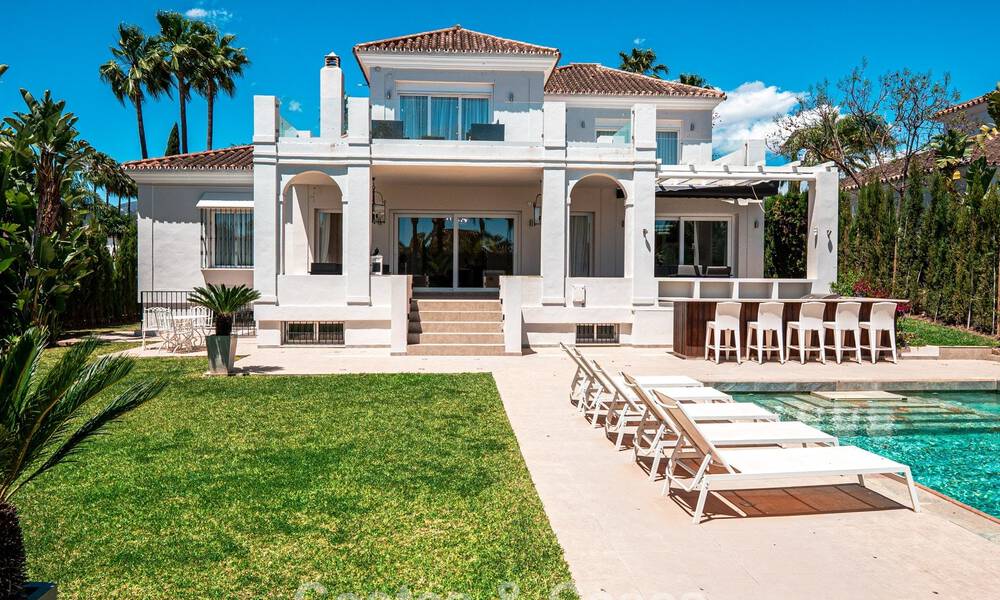 Lujosa villa con planta de entretenimiento en venta en Nueva Andalucía, Marbella 800014