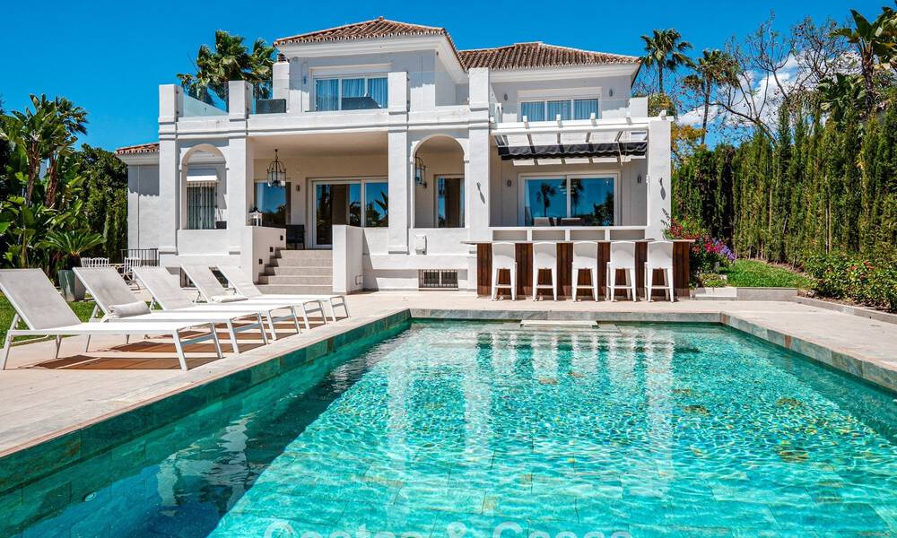 Lujosa villa con planta de entretenimiento en venta en Nueva Andalucía, Marbella 800015