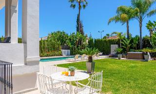 Lujosa villa con planta de entretenimiento en venta en Nueva Andalucía, Marbella 800021 