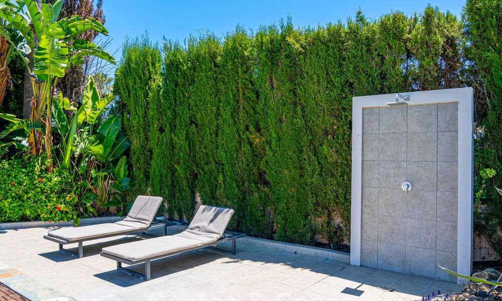 Lujosa villa con planta de entretenimiento en venta en Nueva Andalucía, Marbella 800024
