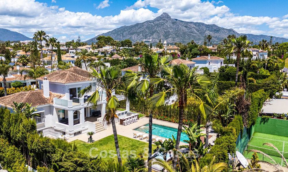 Lujosa villa con planta de entretenimiento en venta en Nueva Andalucía, Marbella 800034