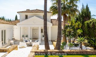 Preciosa villa andaluza contemporánea reformada con vistas panorámicas al mar en venta en Sotogrande, Costa del Sol 799846 