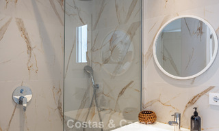Preciosa villa andaluza contemporánea reformada con vistas panorámicas al mar en venta en Sotogrande, Costa del Sol 799857 