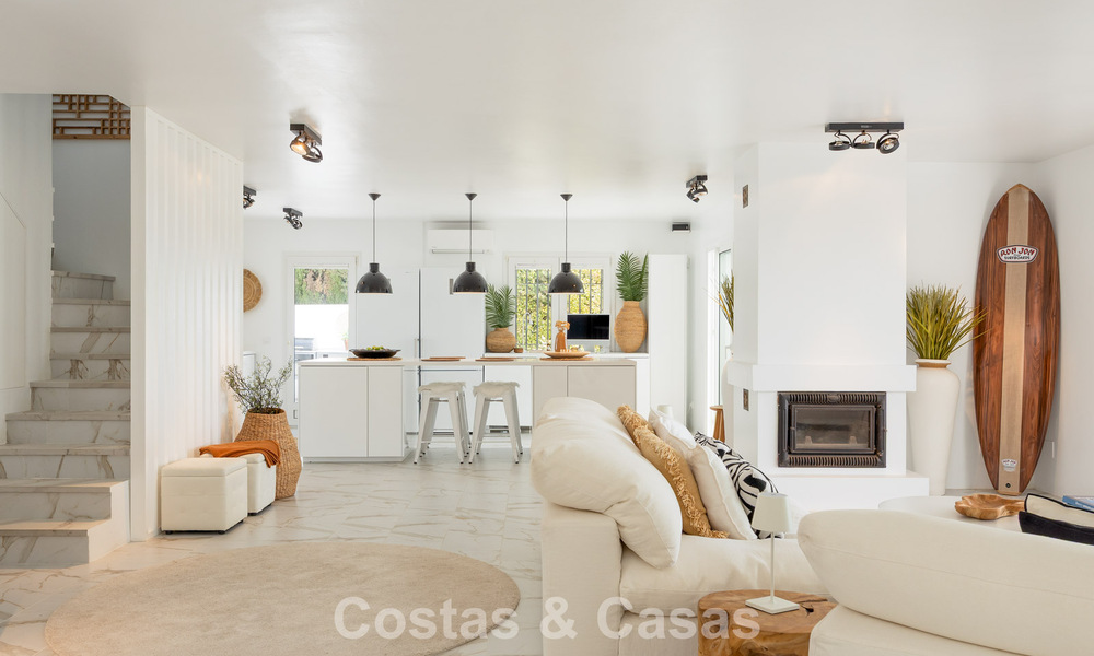 Preciosa villa andaluza contemporánea reformada con vistas panorámicas al mar en venta en Sotogrande, Costa del Sol 799865