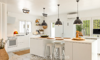 Preciosa villa andaluza contemporánea reformada con vistas panorámicas al mar en venta en Sotogrande, Costa del Sol 799867 