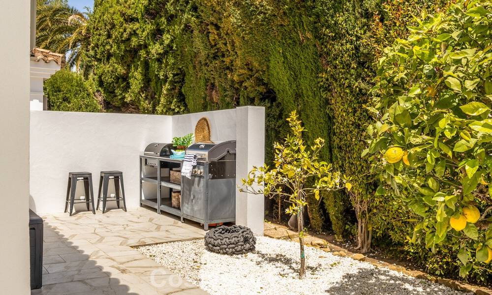 Preciosa villa andaluza contemporánea reformada con vistas panorámicas al mar en venta en Sotogrande, Costa del Sol 799869
