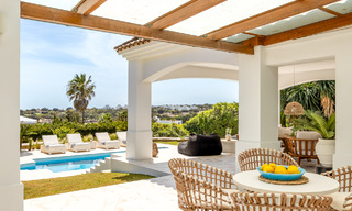 Preciosa villa andaluza contemporánea reformada con vistas panorámicas al mar en venta en Sotogrande, Costa del Sol 799871 