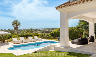 Preciosa villa andaluza contemporánea reformada con vistas panorámicas al mar en venta en Sotogrande, Costa del Sol 799872 