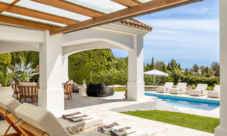 Preciosa villa andaluza contemporánea reformada con vistas panorámicas al mar en venta en Sotogrande, Costa del Sol 799874 