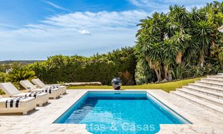 Preciosa villa andaluza contemporánea reformada con vistas panorámicas al mar en venta en Sotogrande, Costa del Sol 799876 