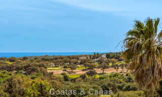 Preciosa villa andaluza contemporánea reformada con vistas panorámicas al mar en venta en Sotogrande, Costa del Sol 799880 