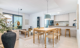 Viviendas modernas de lujo listas para entrar a vivir en venta en un complejo de estilo resort en Fuengirola, Costa del Sol 799928 