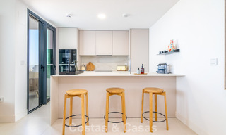 Viviendas modernas de lujo listas para entrar a vivir en venta en un complejo de estilo resort en Fuengirola, Costa del Sol 799929 