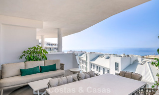 Viviendas modernas de lujo listas para entrar a vivir en venta en un complejo de estilo resort en Fuengirola, Costa del Sol 799931 