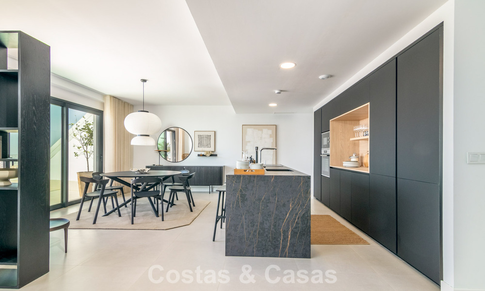 Viviendas modernas de lujo listas para entrar a vivir en venta en un complejo de estilo resort en Fuengirola, Costa del Sol 799933