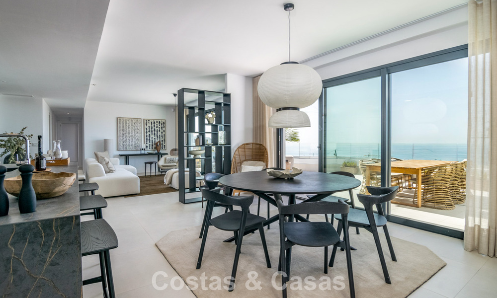 Viviendas modernas de lujo listas para entrar a vivir en venta en un complejo de estilo resort en Fuengirola, Costa del Sol 799936