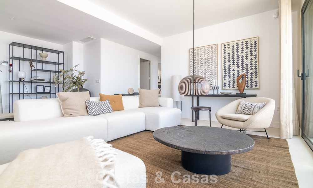 Viviendas modernas de lujo listas para entrar a vivir en venta en un complejo de estilo resort en Fuengirola, Costa del Sol 799937