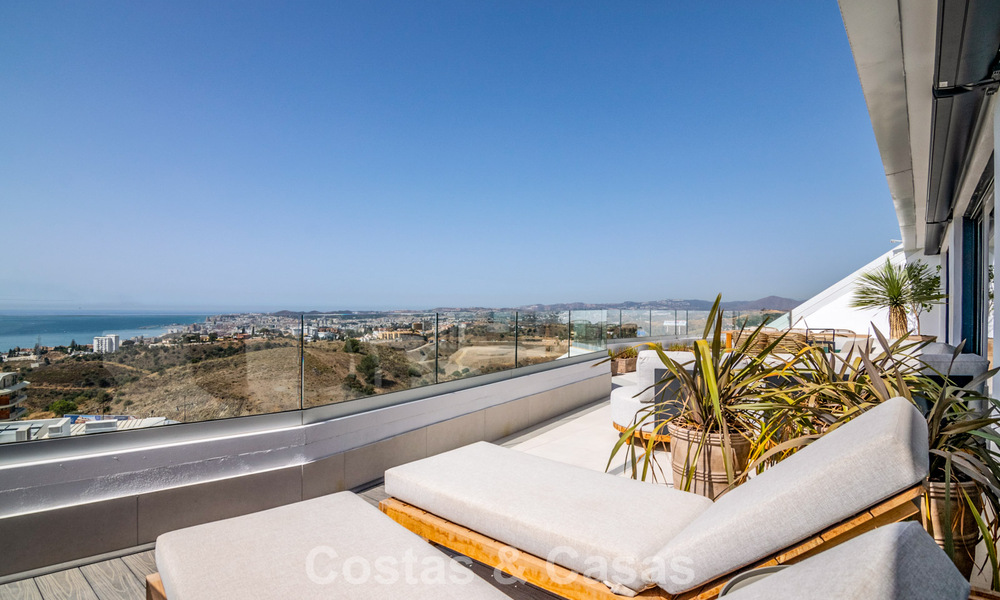 Viviendas modernas de lujo listas para entrar a vivir en venta en un complejo de estilo resort en Fuengirola, Costa del Sol 799940