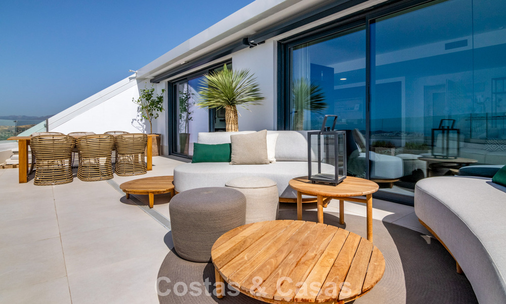 Viviendas modernas de lujo listas para entrar a vivir en venta en un complejo de estilo resort en Fuengirola, Costa del Sol 799942