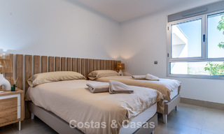 Apartamento muy luminoso con amplia terraza tipo lounge en venta en La Cala Golf, Mijas, Costa del Sol 799945 