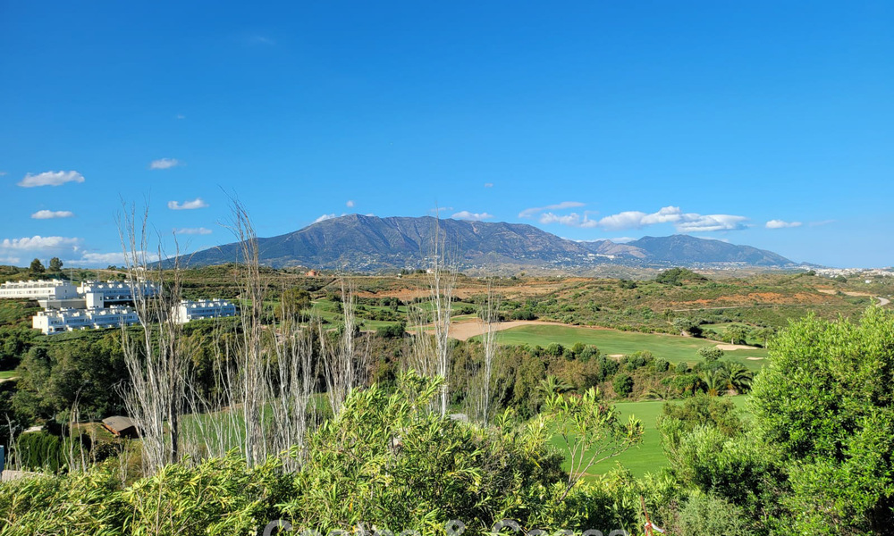 Apartamento muy luminoso con amplia terraza tipo lounge en venta en La Cala Golf, Mijas, Costa del Sol 799946