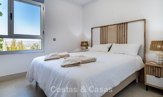 Apartamento muy luminoso con amplia terraza tipo lounge en venta en La Cala Golf, Mijas, Costa del Sol 799949 