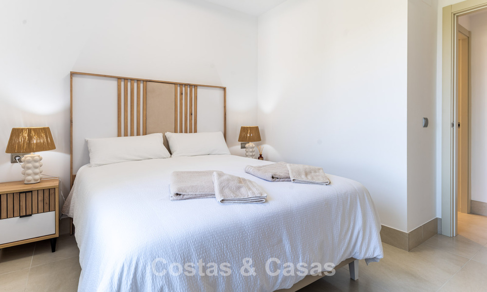 Apartamento muy luminoso con amplia terraza tipo lounge en venta en La Cala Golf, Mijas, Costa del Sol 799950