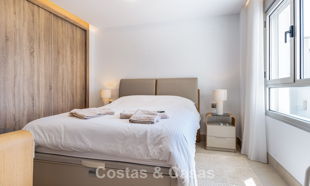 Apartamento muy luminoso con amplia terraza tipo lounge en venta en La Cala Golf, Mijas, Costa del Sol 799952
