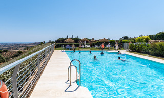 Apartamento muy luminoso con amplia terraza tipo lounge en venta en La Cala Golf, Mijas, Costa del Sol 799969 