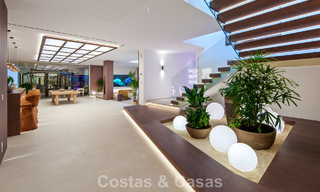 Villa contemporánea de diseño con vistas panorámicas en venta en el Valle del Golf de Nueva Andalucía, Marbella 800086 
