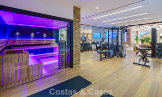 Villa contemporánea de diseño con vistas panorámicas en venta en el Valle del Golf de Nueva Andalucía, Marbella 800101 