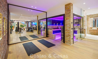 Villa contemporánea de diseño con vistas panorámicas en venta en el Valle del Golf de Nueva Andalucía, Marbella 800107 