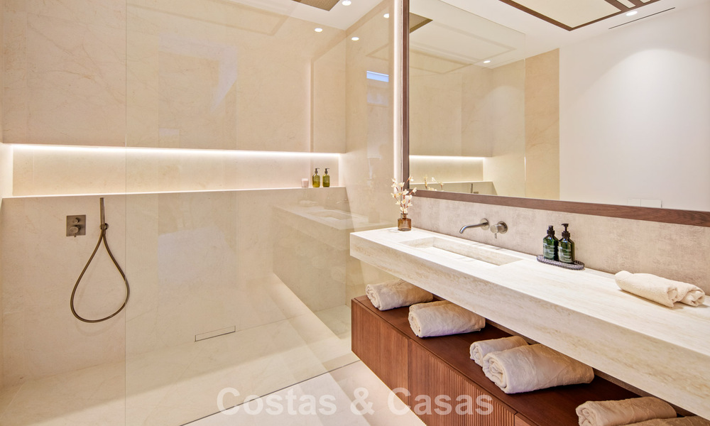Villa contemporánea de diseño con vistas panorámicas en venta en el Valle del Golf de Nueva Andalucía, Marbella 800121
