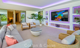 Villa contemporánea de diseño con vistas panorámicas en venta en el Valle del Golf de Nueva Andalucía, Marbella 800125 