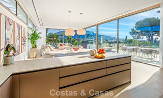 Villa contemporánea de diseño con vistas panorámicas en venta en el Valle del Golf de Nueva Andalucía, Marbella 800139 