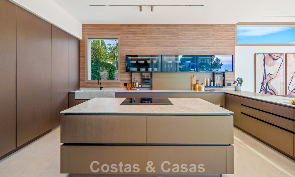 Villa contemporánea de diseño con vistas panorámicas en venta en el Valle del Golf de Nueva Andalucía, Marbella 800140