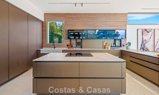 Villa contemporánea de diseño con vistas panorámicas en venta en el Valle del Golf de Nueva Andalucía, Marbella 800140 